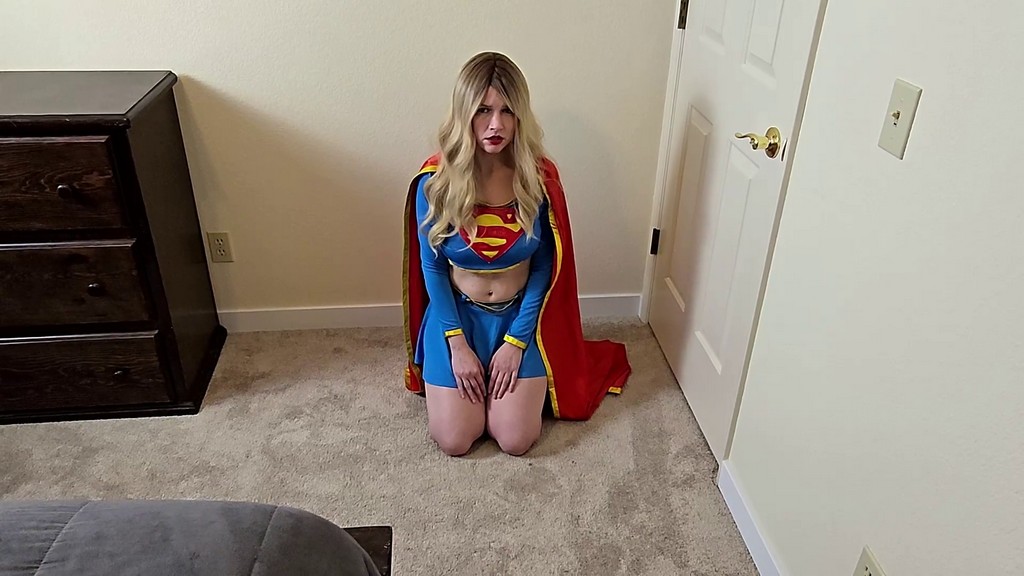 SuperGirl Sucks And Fucks Selena