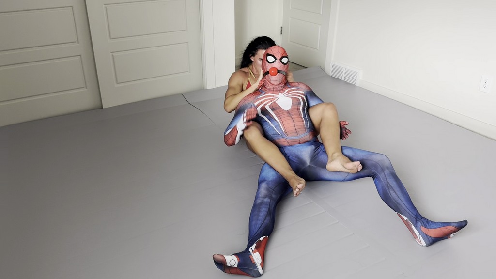 Wonder Woman vs Spiderman SuperFight